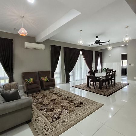 Pinevalley Homestay Putrajaya Presint 12 Екстер'єр фото