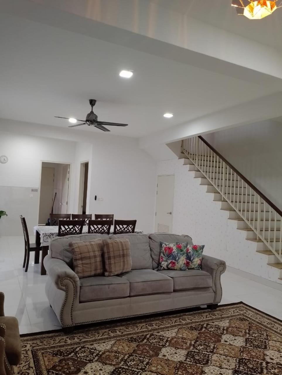Pinevalley Homestay Putrajaya Presint 12 Екстер'єр фото