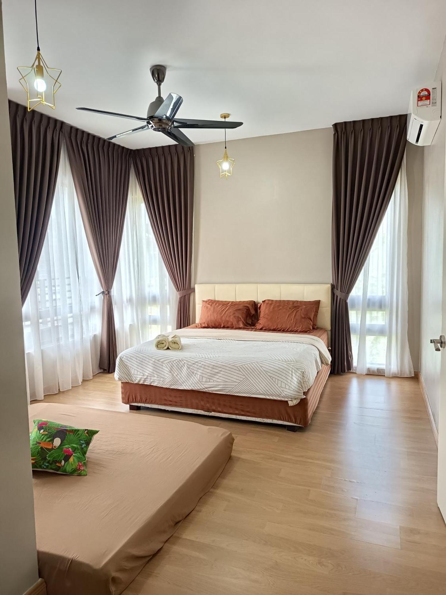 Pinevalley Homestay Putrajaya Presint 12 Екстер'єр фото